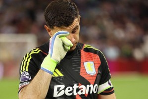 阿媒：大马丁收到来自曼联和巴萨的报价，他想要继续参加欧冠